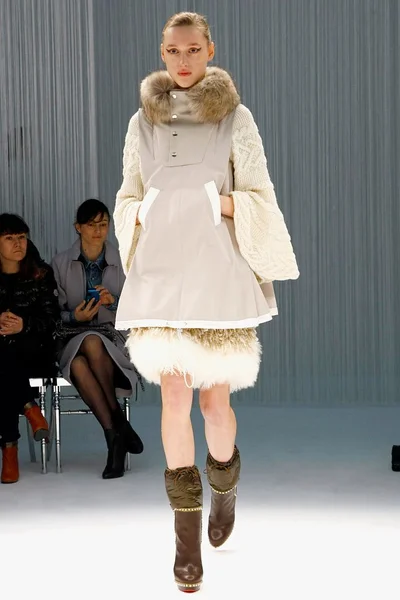 Look 2
